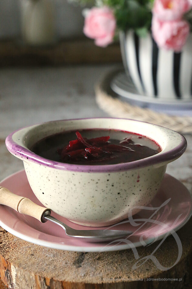 Czerwony Barszcz z Tartych Buraków